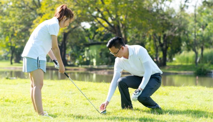 Lưu ý khi thực hiện tập Swing trong Golf tại nhà 